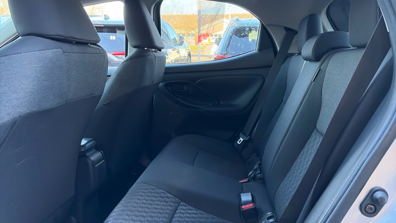 Toyota Yaris 1.5 Hybrid Design 5dr CVT Hybrid Hatchback